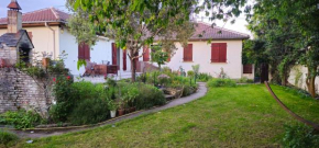 Large house with garden close Olympics and Paris